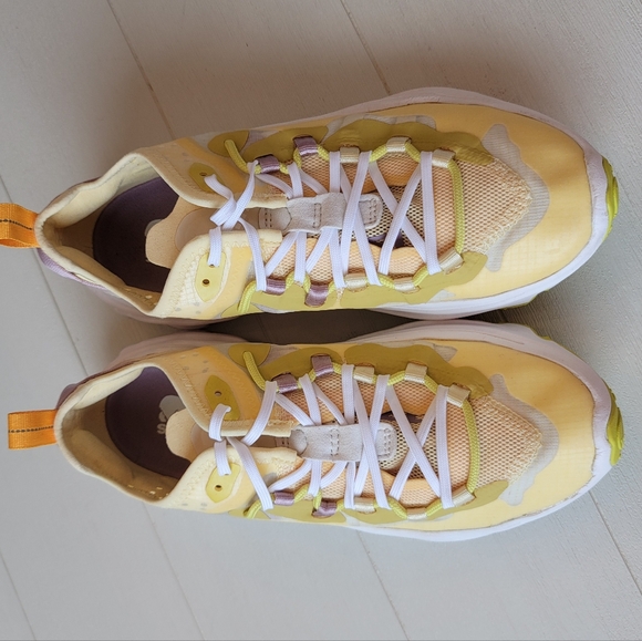 Sorel Kinetic Breakthru Tech Lace Sneaker in Tranquil Yellow & Chalk - Like New - Picture 15 of 16